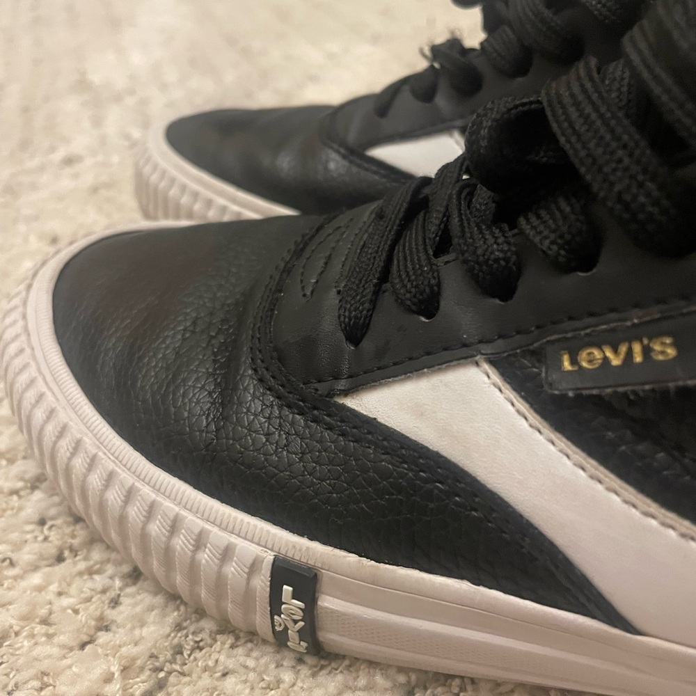 Levi's Black and White High-Top Sneakers